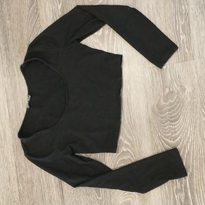 Black long sleeve crop top